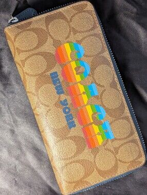COACH Rainbow Logo Signature Zip Wallet - Brown
